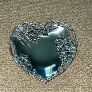 Arthur Court- Grape Heart Coupe Tray